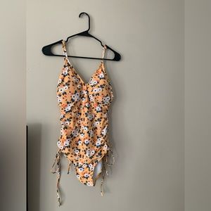 🌸 yellow floral bathing suit 🌸